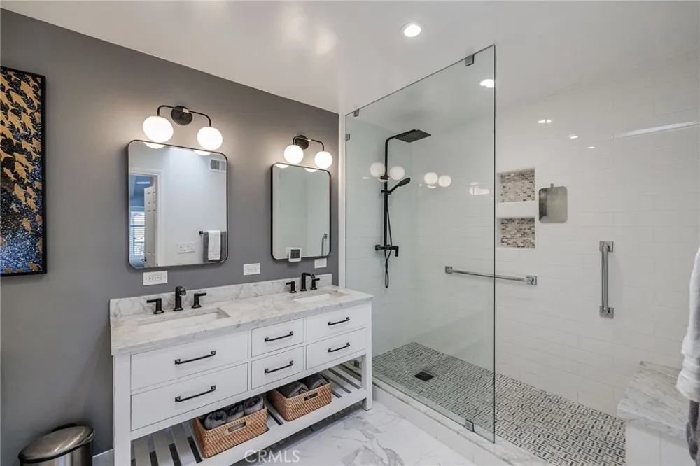 1219 S Catalina Redondo Beach, CA 90277