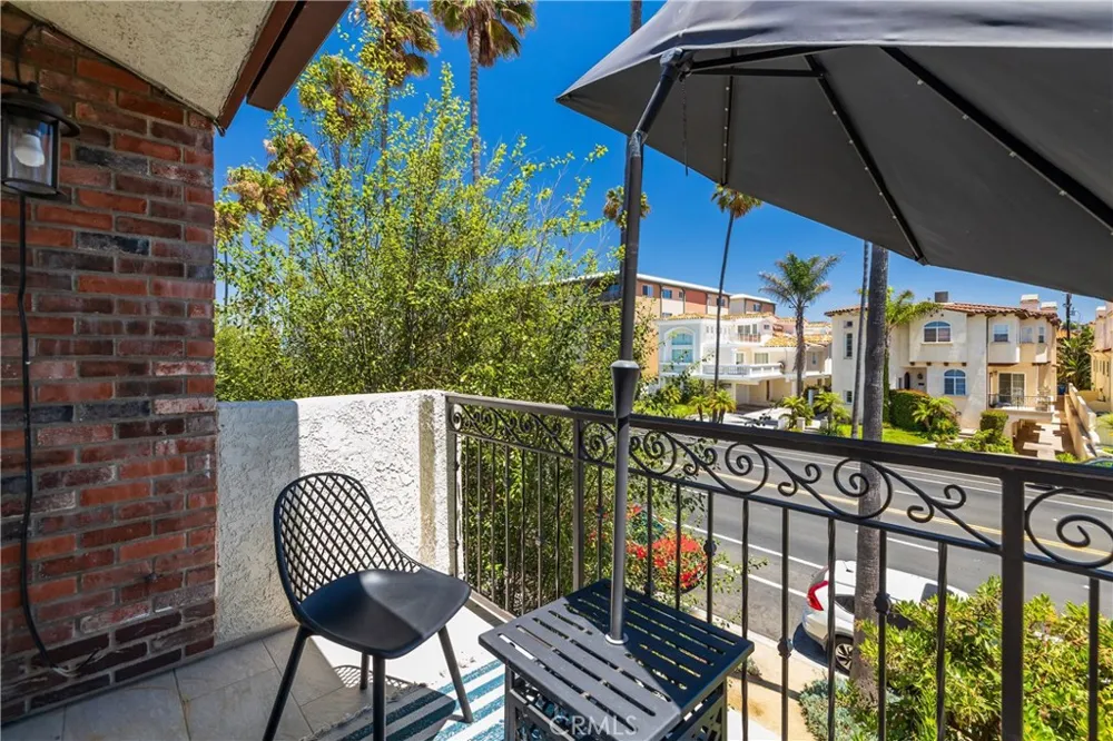 1219 S Catalina Redondo Beach, CA 90277