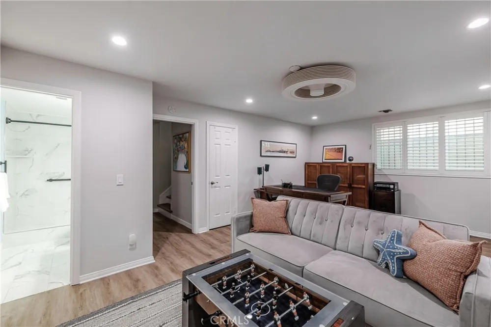 1219 S Catalina Redondo Beach, CA 90277