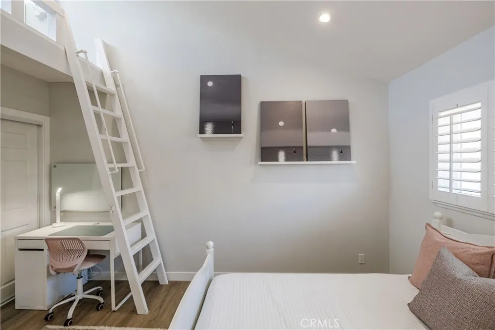 1219 S Catalina Redondo Beach, CA 90277
