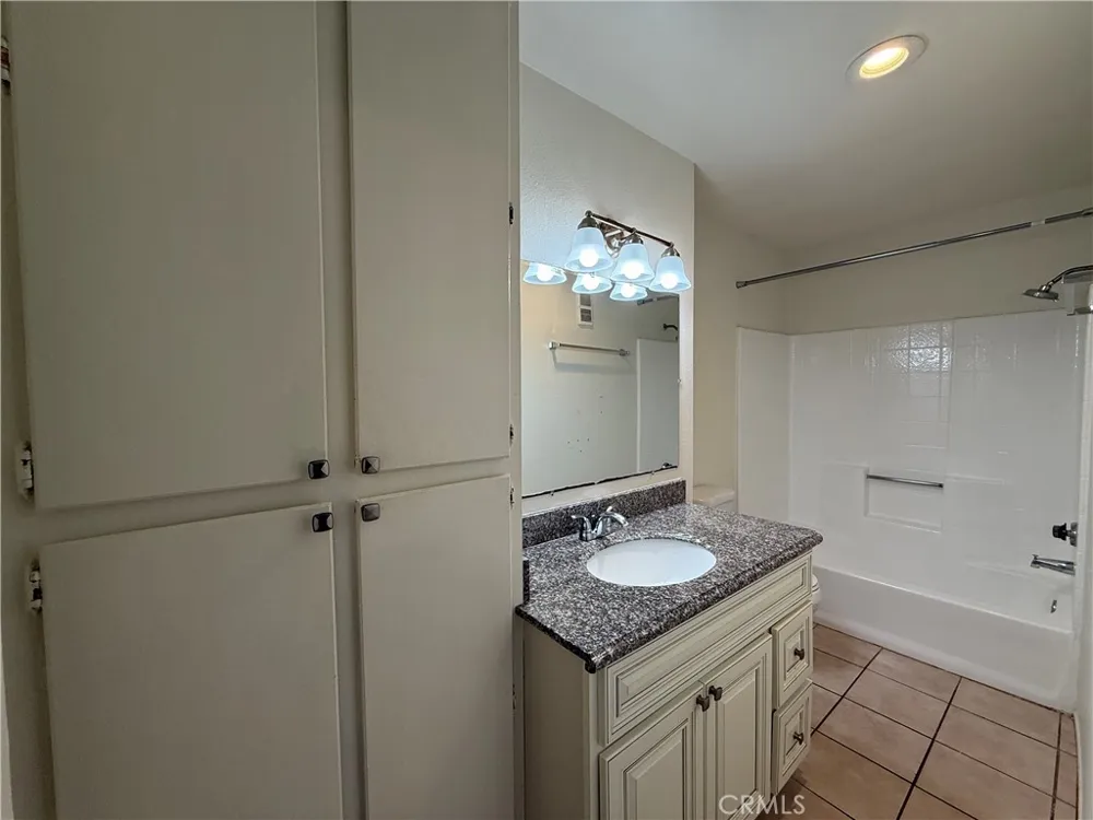 1212 Gladys Avenue #303 Long Beach, CA 90804