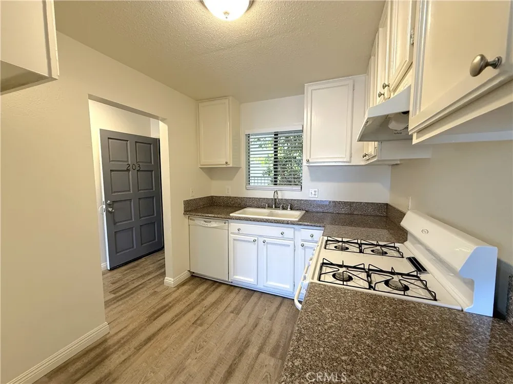1212 Gladys Avenue #303 Long Beach, CA 90804