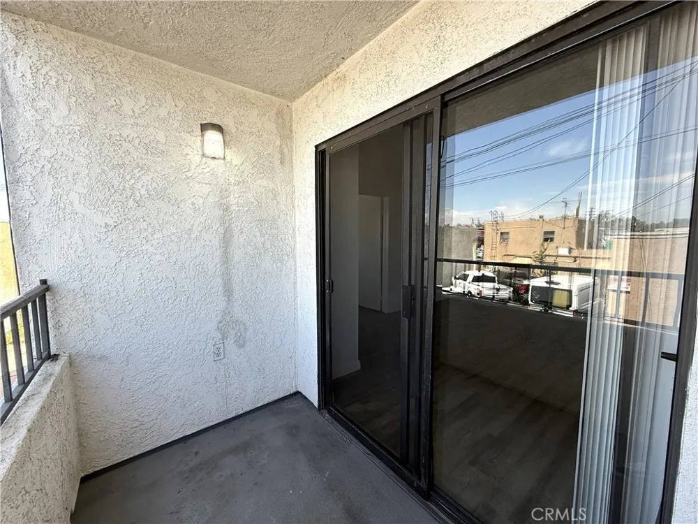 1212 Gladys Avenue #303 Long Beach, CA 90804