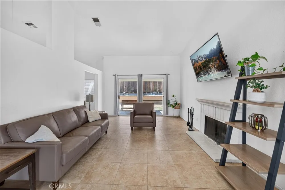 20096 Fallen Leaf Drive Perris, CA 92570