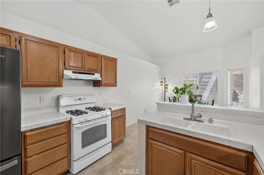 20096 Fallen Leaf Drive Perris, CA 92570
