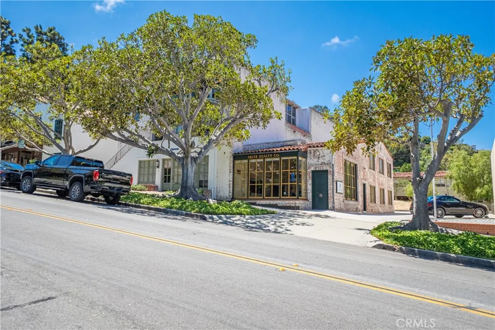 425 Via Corta Palos Verdes Estates, CA 90274