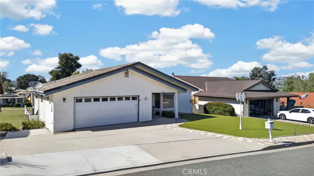30785 Golden Gate Drive Canyon Lake, CA 92587