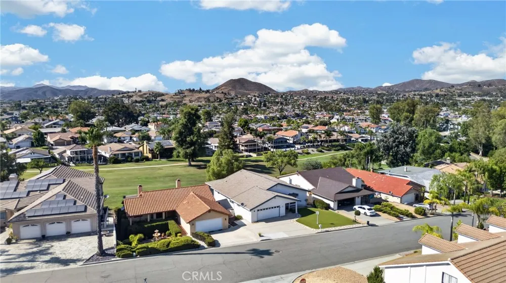 30785 Golden Gate Drive Canyon Lake, CA 92587
