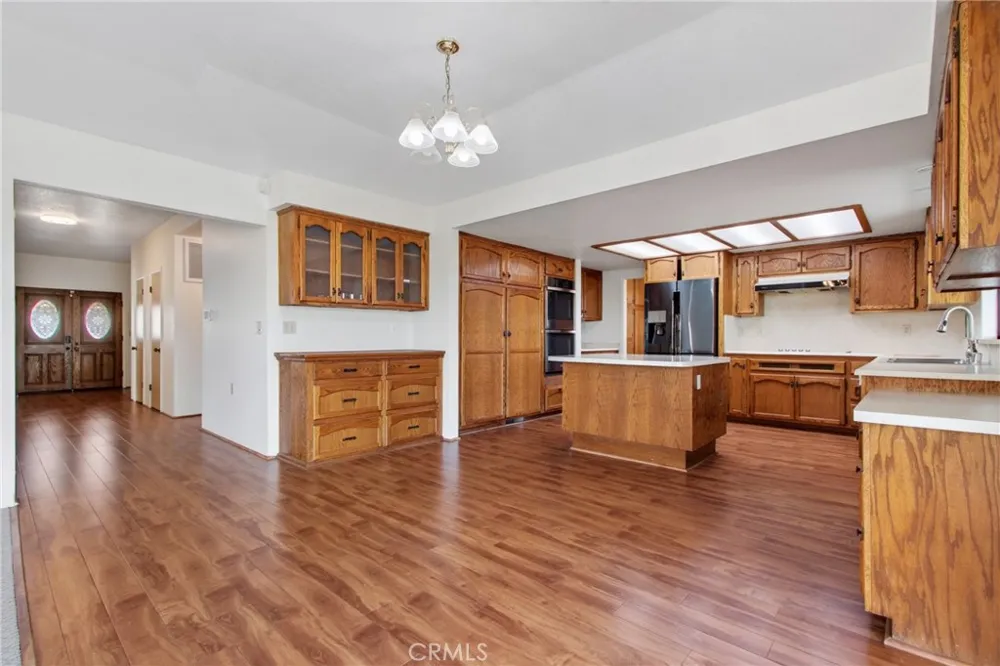 30785 Golden Gate Drive Canyon Lake, CA 92587
