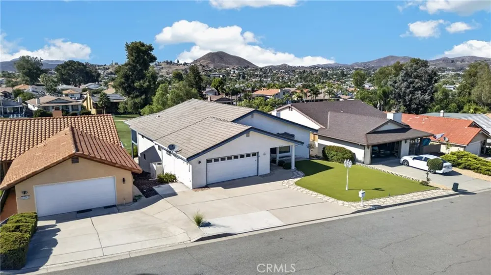 30785 Golden Gate Drive Canyon Lake, CA 92587