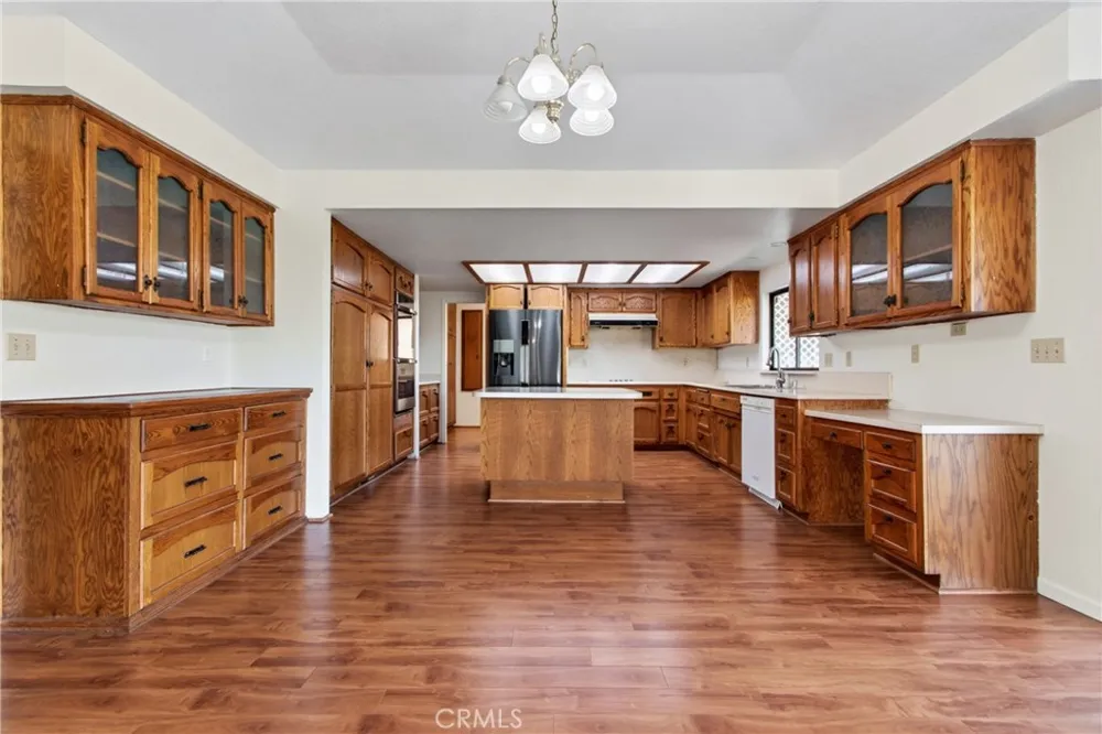 30785 Golden Gate Drive Canyon Lake, CA 92587