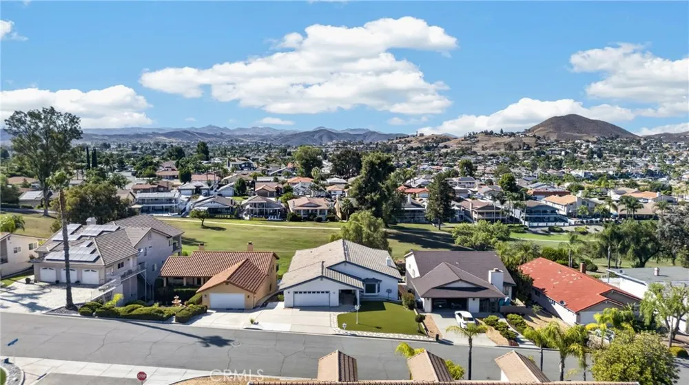 30785 Golden Gate Drive Canyon Lake, CA 92587