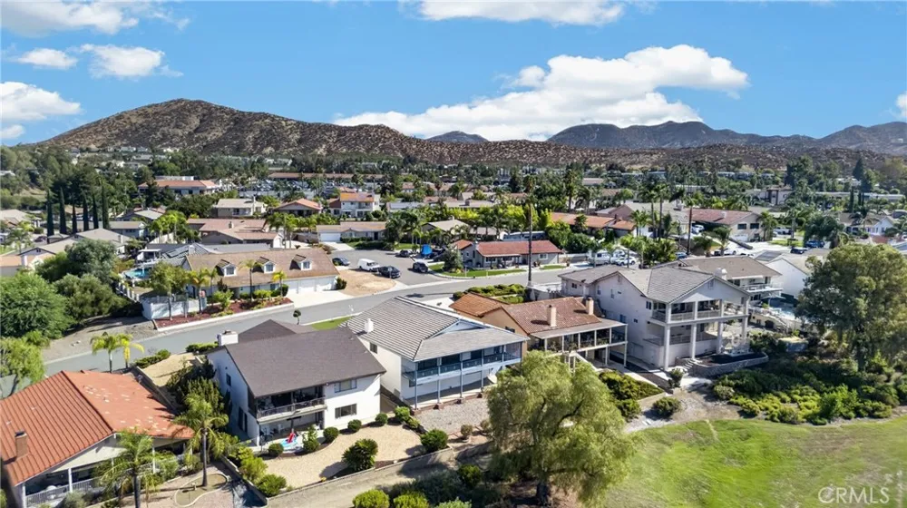 30785 Golden Gate Drive Canyon Lake, CA 92587