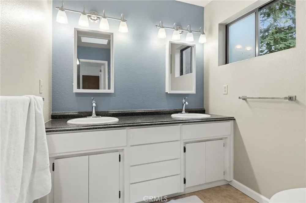13591 S Park Magalia, CA 95954