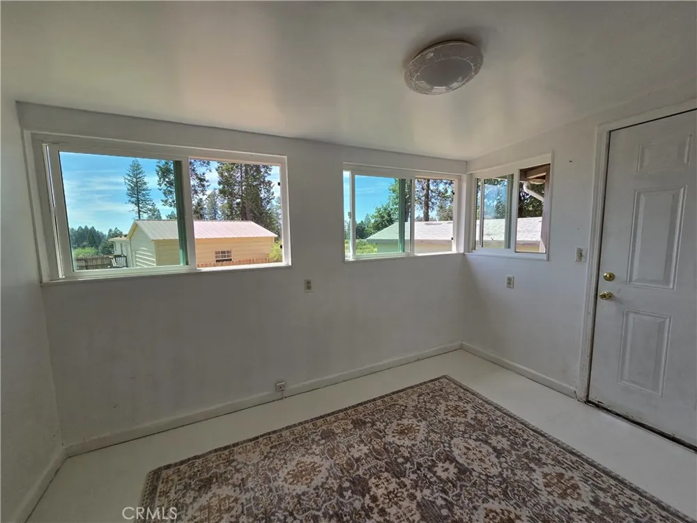 14178 Creston Magalia, CA 95954