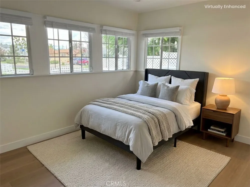 19216 Calvert Street Tarzana, CA 91335