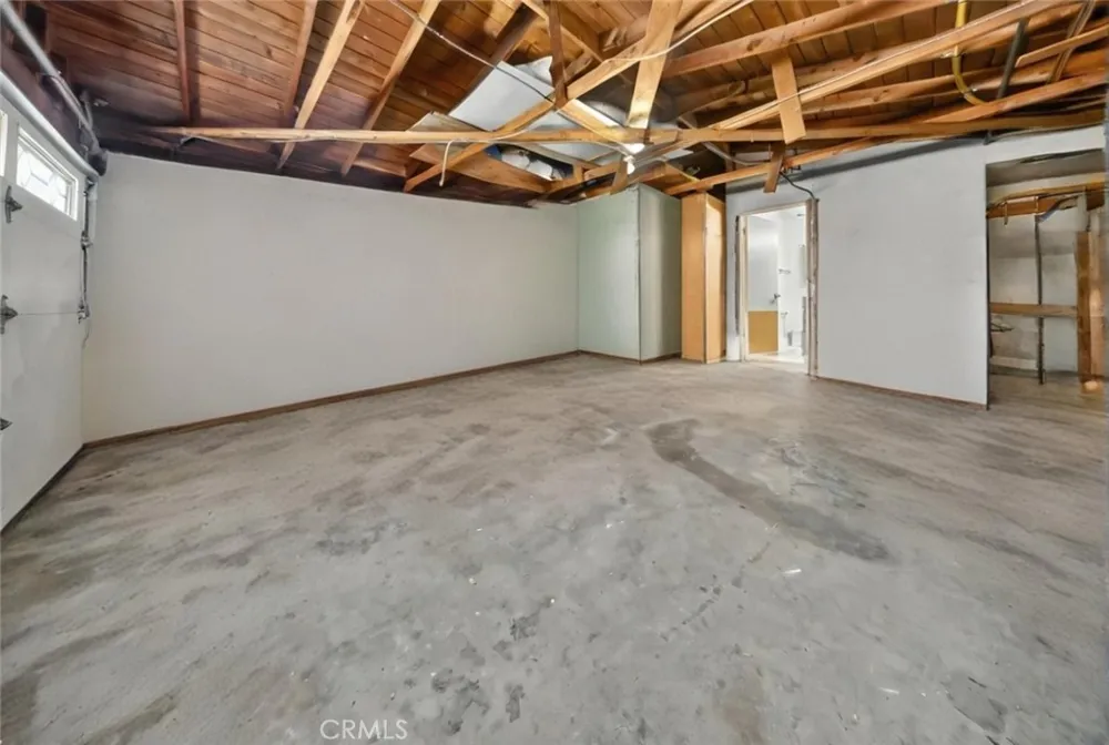 15354 Leadwell Street Van Nuys, CA 91406