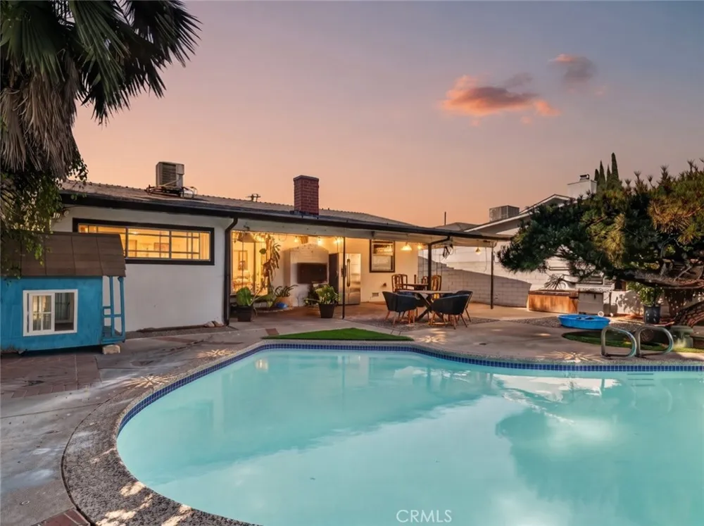 15354 Leadwell Street Van Nuys, CA 91406
