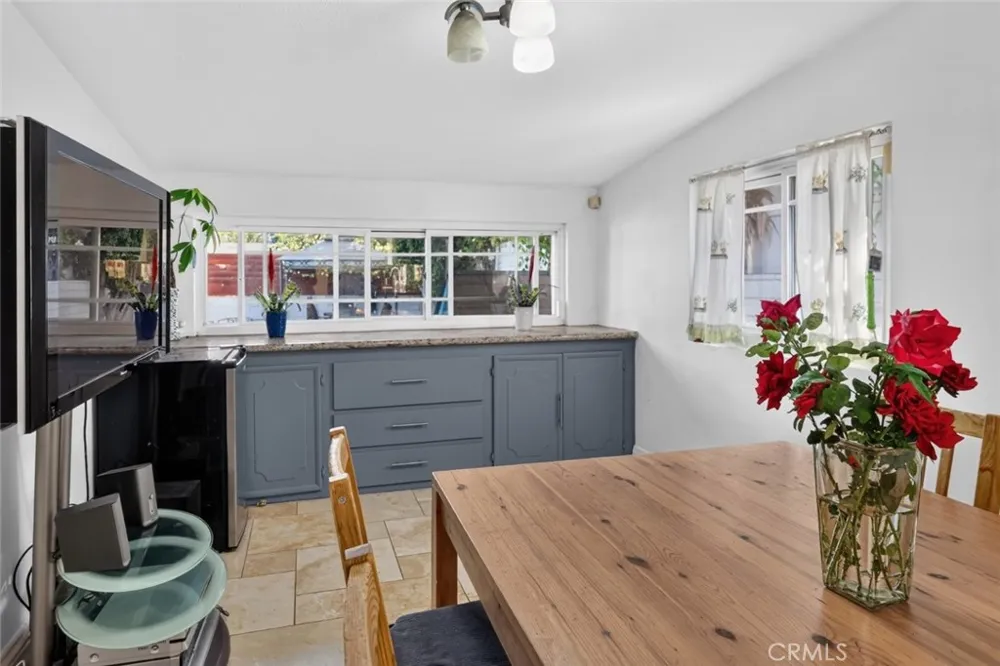 15354 Leadwell Street Van Nuys, CA 91406