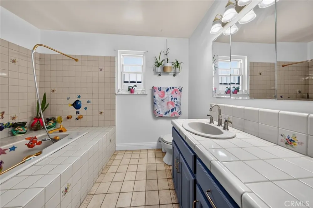 15354 Leadwell Street Van Nuys, CA 91406