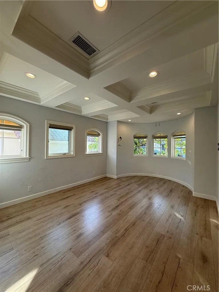 1284 Westwind Westlake Village, CA 91361