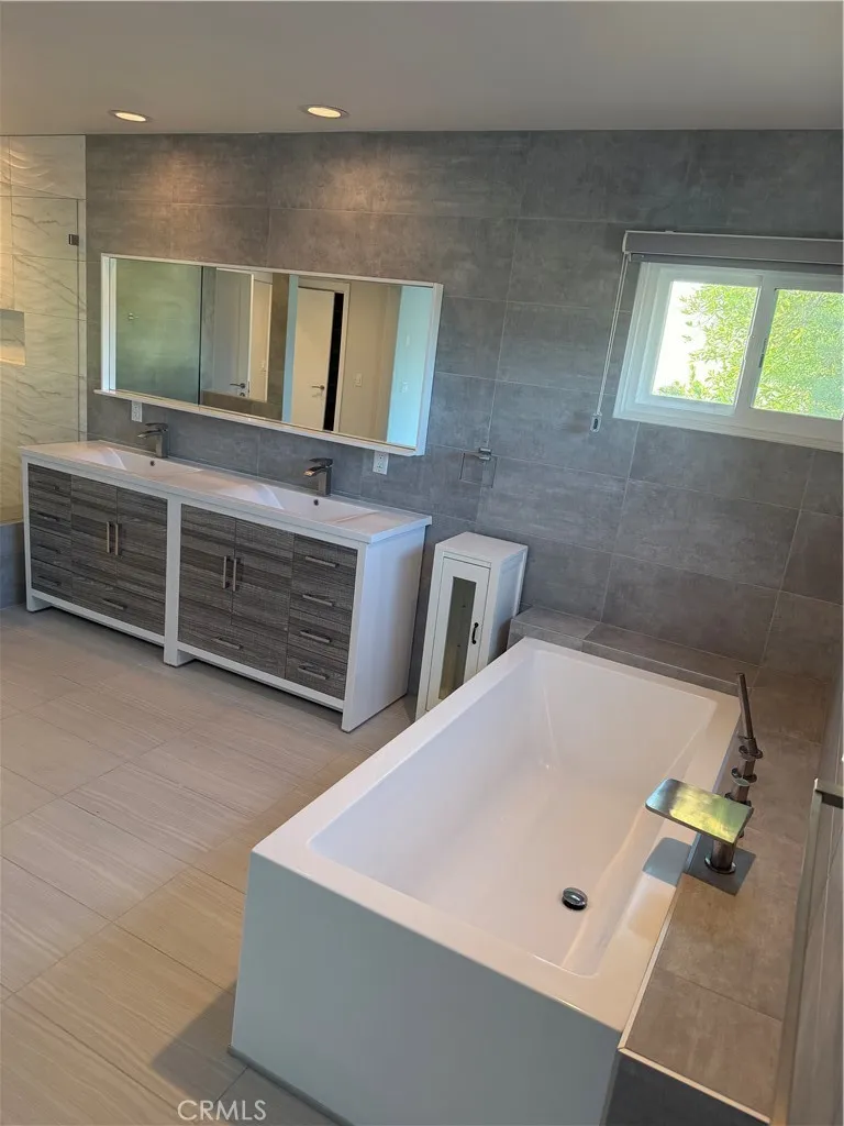 1284 Westwind Westlake Village, CA 91361
