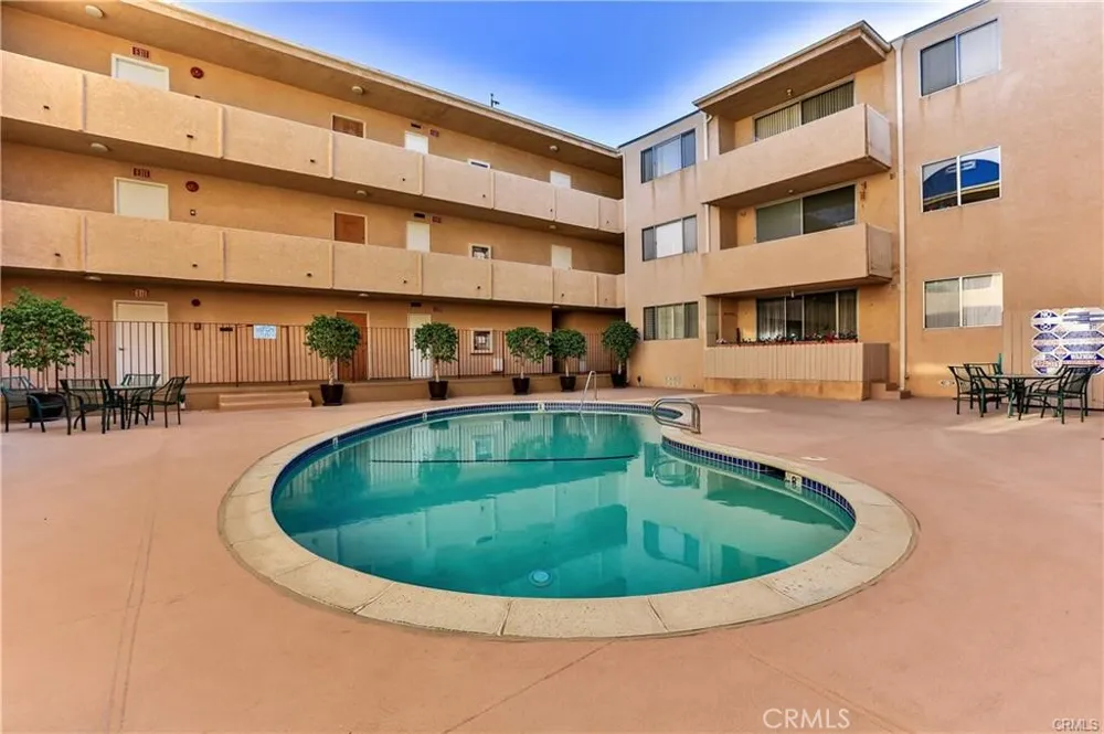 5429 Newcastle Encino, CA 91316