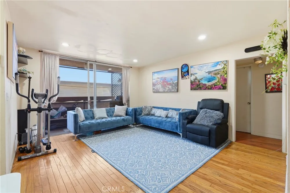 5429 Newcastle Encino, CA 91316