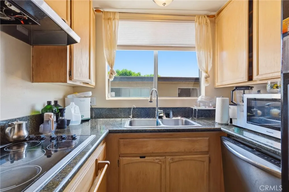 5429 Newcastle Encino, CA 91316