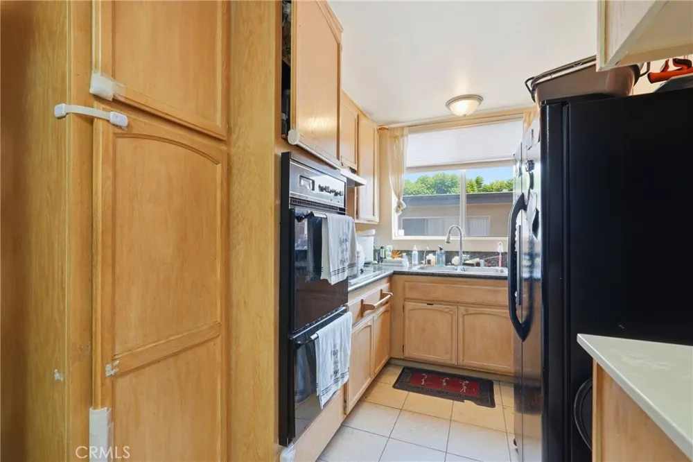 5429 Newcastle Encino, CA 91316
