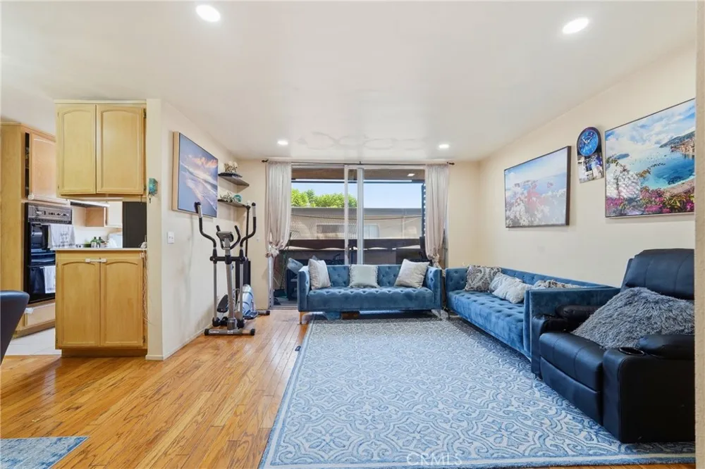 5429 Newcastle Encino, CA 91316