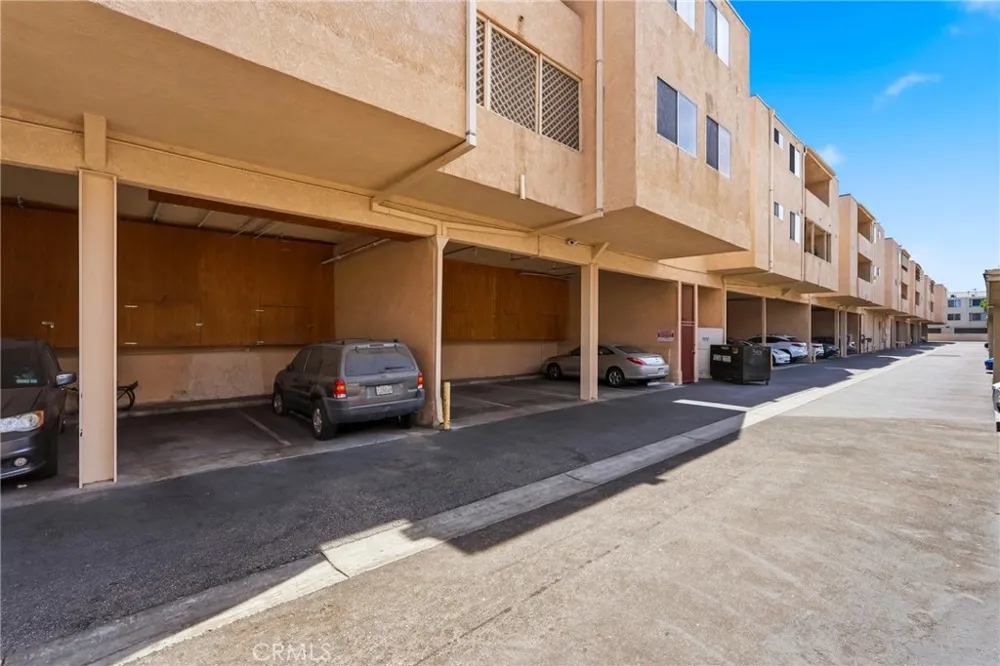5429 Newcastle Encino, CA 91316