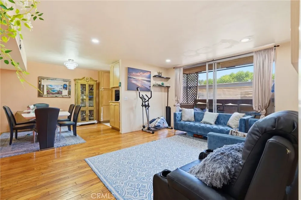 5429 Newcastle Encino, CA 91316