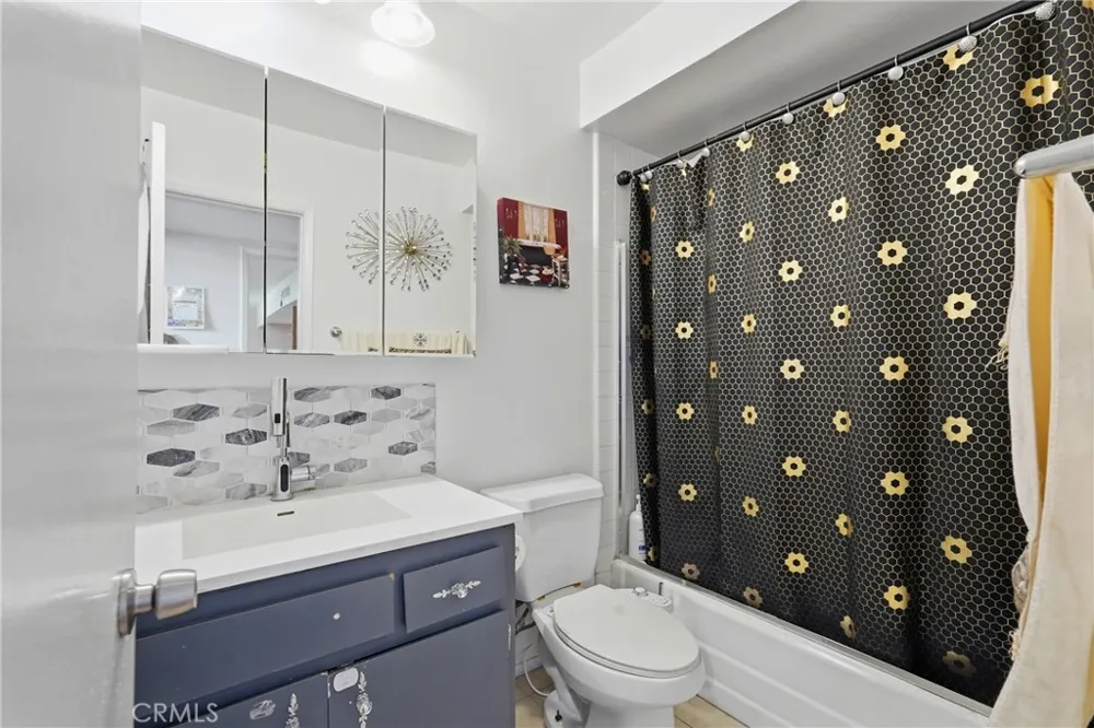 5429 Newcastle Encino, CA 91316