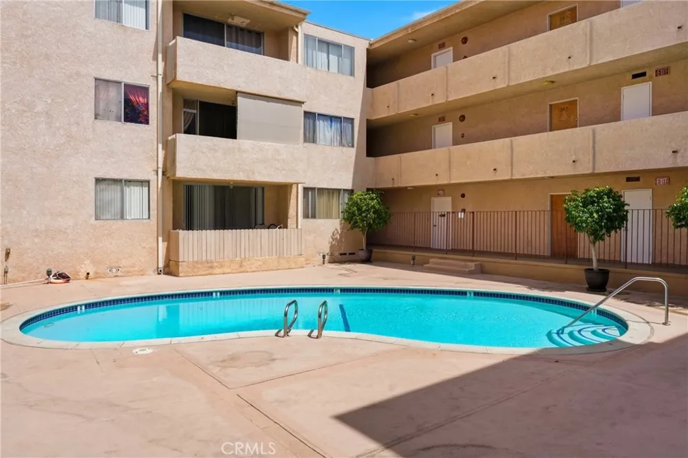 5429 Newcastle Encino, CA 91316