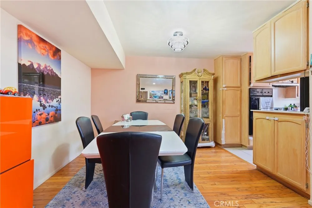 5429 Newcastle Encino, CA 91316