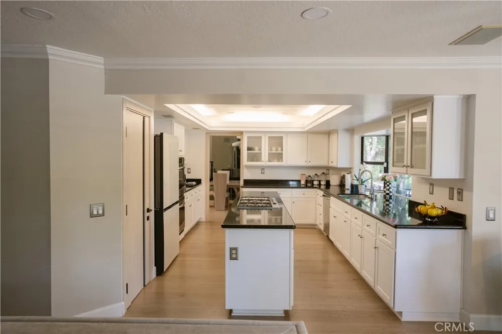 3060 Sioux Court Simi Valley, CA 93063