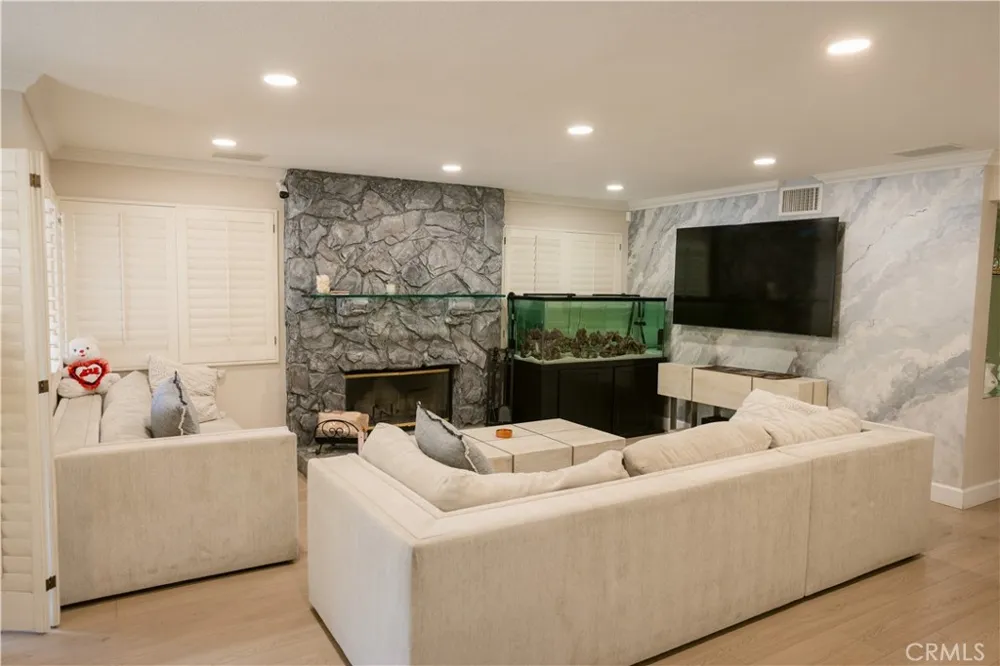 3060 Sioux Court Simi Valley, CA 93063