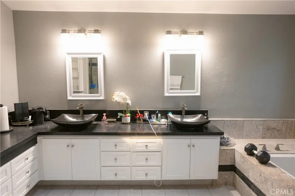 3060 Sioux Court Simi Valley, CA 93063