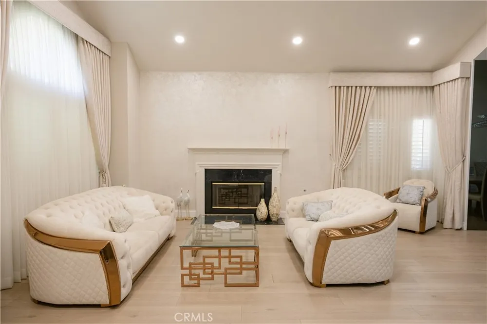 3060 Sioux Court Simi Valley, CA 93063