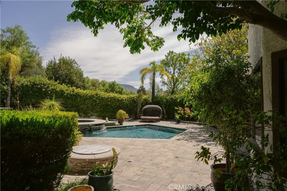 3060 Sioux Court Simi Valley, CA 93063