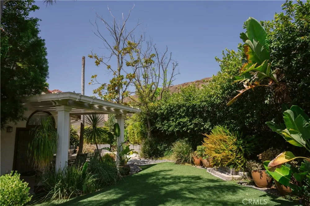 3060 Sioux Court Simi Valley, CA 93063