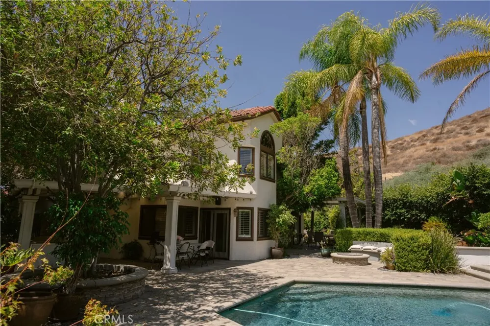 3060 Sioux Court Simi Valley, CA 93063