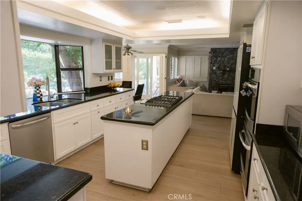 3060 Sioux Court Simi Valley, CA 93063