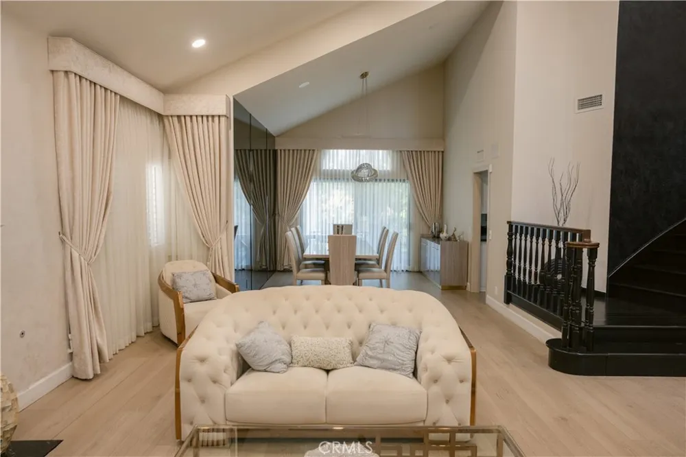 3060 Sioux Court Simi Valley, CA 93063