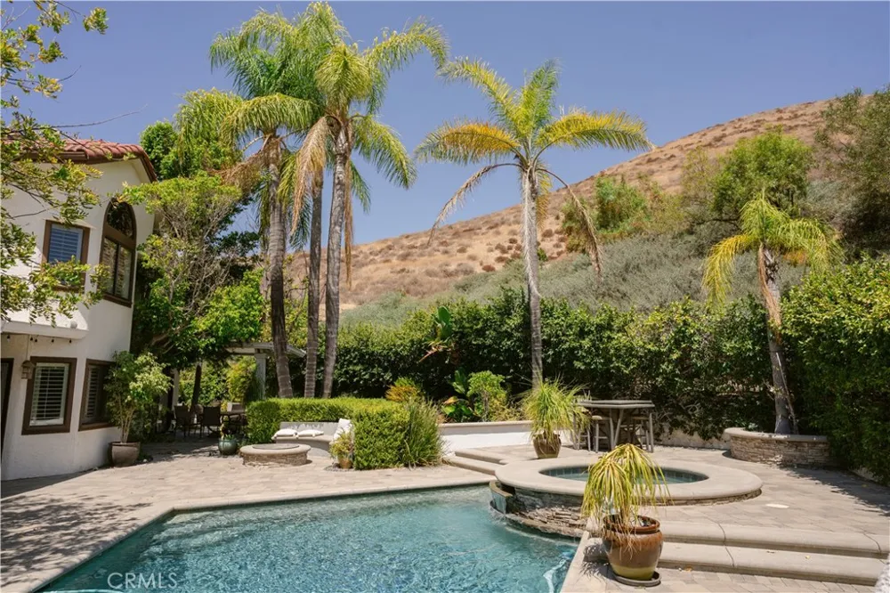 3060 Sioux Court Simi Valley, CA 93063