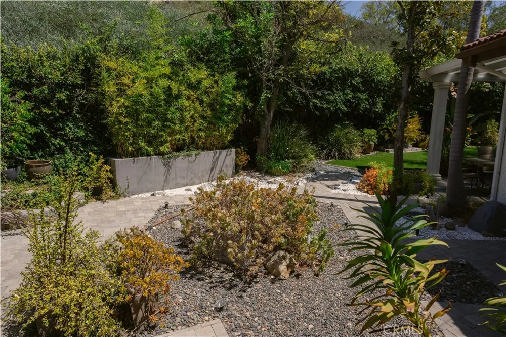3060 Sioux Court Simi Valley, CA 93063