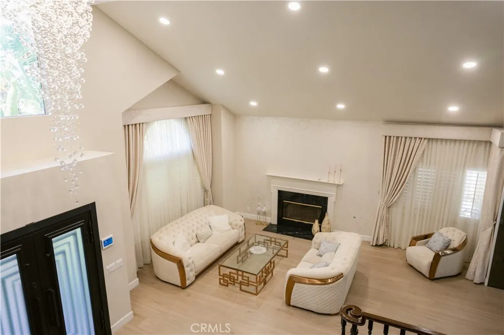 3060 Sioux Court Simi Valley, CA 93063