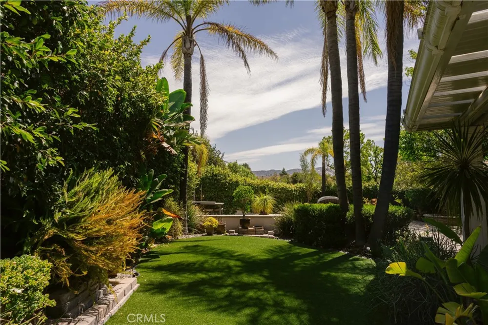 3060 Sioux Court Simi Valley, CA 93063