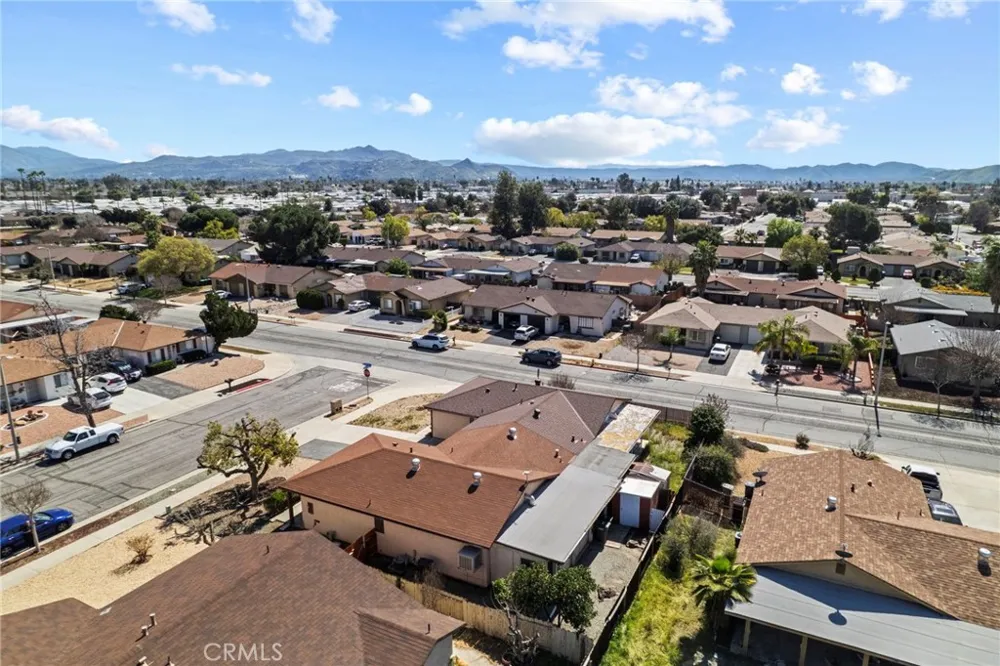 579 Corona Hemet, CA 92545
